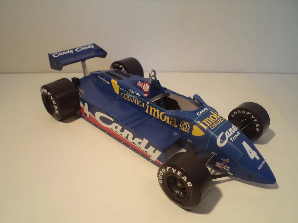 Papierový model TYRRELL 011 GP Belgium 1982